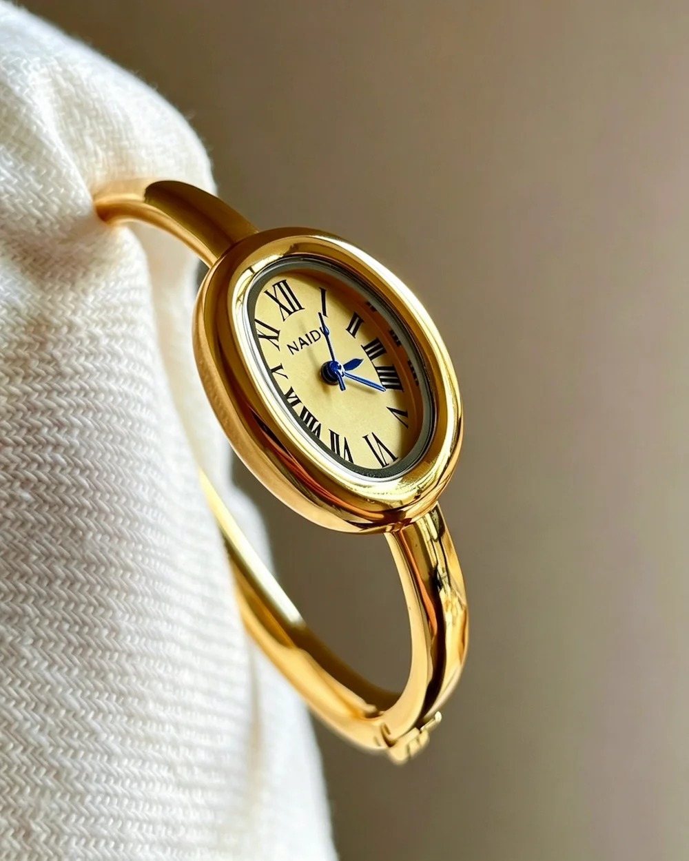 Elixir Stainless Steel Bathtub Bracelet Watch